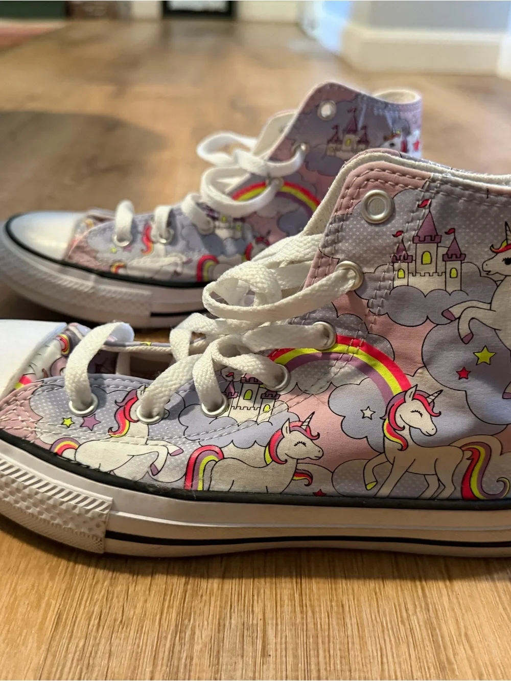 Converse Chuck Taylor High Tops Unicorn Rainbow Print | Youth 5.5 (Womens 7)